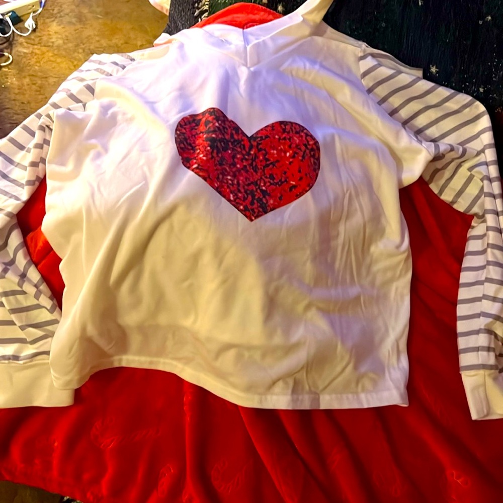 SHEIN Valentine Off the Shoulder Heart long sleeved t shirt